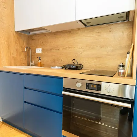 Sky Cane * 티라나